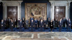 Daniele Franco, Marta Cartabia, Luigi Di Maio, Sergio Mattarella, Mario Draghi, Luciana Lamorgese, Lorenzo Guerini, Giancarlo Giorgetti. Seconda fila da sx: Roberto Speranza, Maria Cristina Messa, Andrea Orlando, Roberto Cingolani, Stefano Patuanelli, Enrico Giovannini, Patrizio Bianchi, Dario Franceschini, Federico D'Incà. Terza fila da sx: Erika Stefani, Fabiana Dadone, Maria Stella Gelmini, Vittorio Colao, Renato Brunetta, Mara Carfagna, Elena Bonetti, Massimo Garavaglia. Photo Roberto Monaldo / LaPresse 13-02-2021 Rome (Italy) Quirinale palace - Oath Ceremony of the Mario Draghi's government In the pic In the first row from the left: Daniele Franco, Marta Cartabia, Luigi Di Maio, Sergio Mattarella, Mario Draghi, Luciana Lamorgese, Lorenzo Guerini, Giancarlo Giorgetti. In the second row from the left: Roberto Speranza, Maria Cristina Messa, Andrea Orlando, Roberto Cingolani, Stefano Patuanelli, Enrico Giovannini, Patrizio Bianchi, Dario Franceschini, Federico D'Incà. In the third row from the left: Erika Stefani, Fabiana Dadone, Maria Stella Gelmini, Vittorio Colao, Renato Brunetta, Mara Carfagna, Elena Bonetti, Massimo Garavaglia